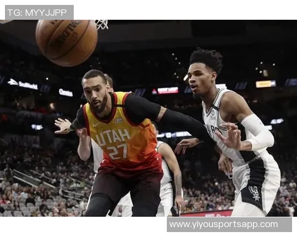 卡斯尔与文班训练赛中膝盖相撞受伤初步评估显示伤势并不严重